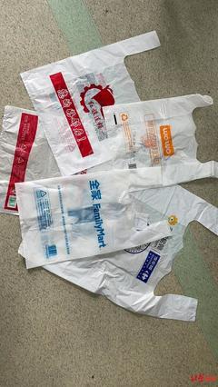 成都“限塑令”10天倒计时 6毛钱一个！部分商超开始使用可降解塑料袋
